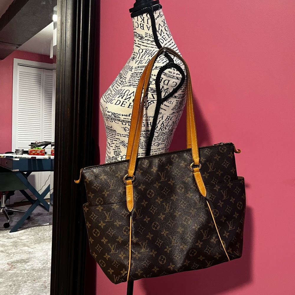 Louis Vuitton Bag - AUTHENTIC